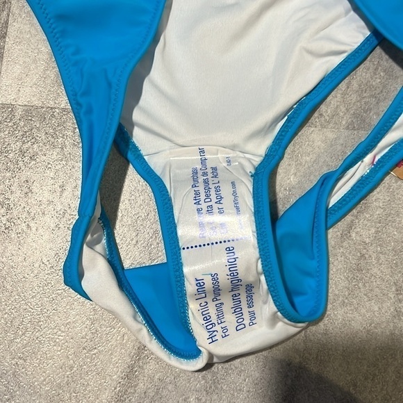 Bright blue Ruched-Front Bikini Bottom size medium - Picture 8 of 8